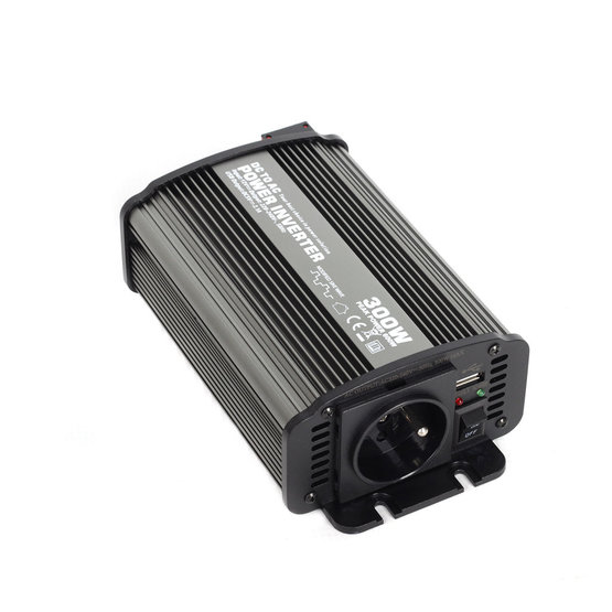 CAR300 Měnič napětí z 12V na 230V, USB, 300W