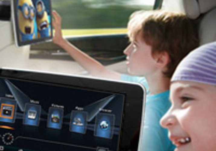 V autě se baví každý