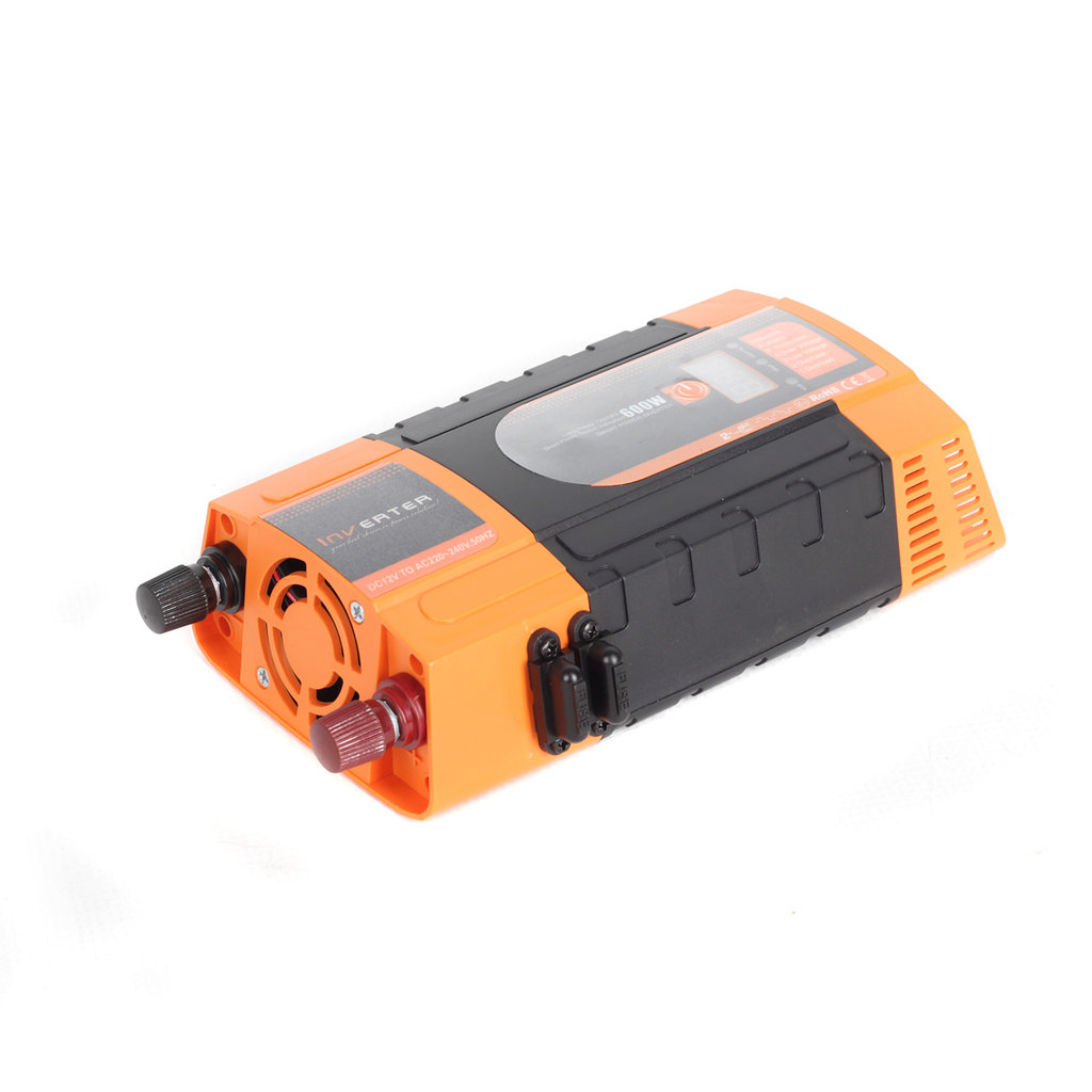 CAR600-D Měnič napětí z 12V na 230V, USB, 600W, displej - CAR600-D